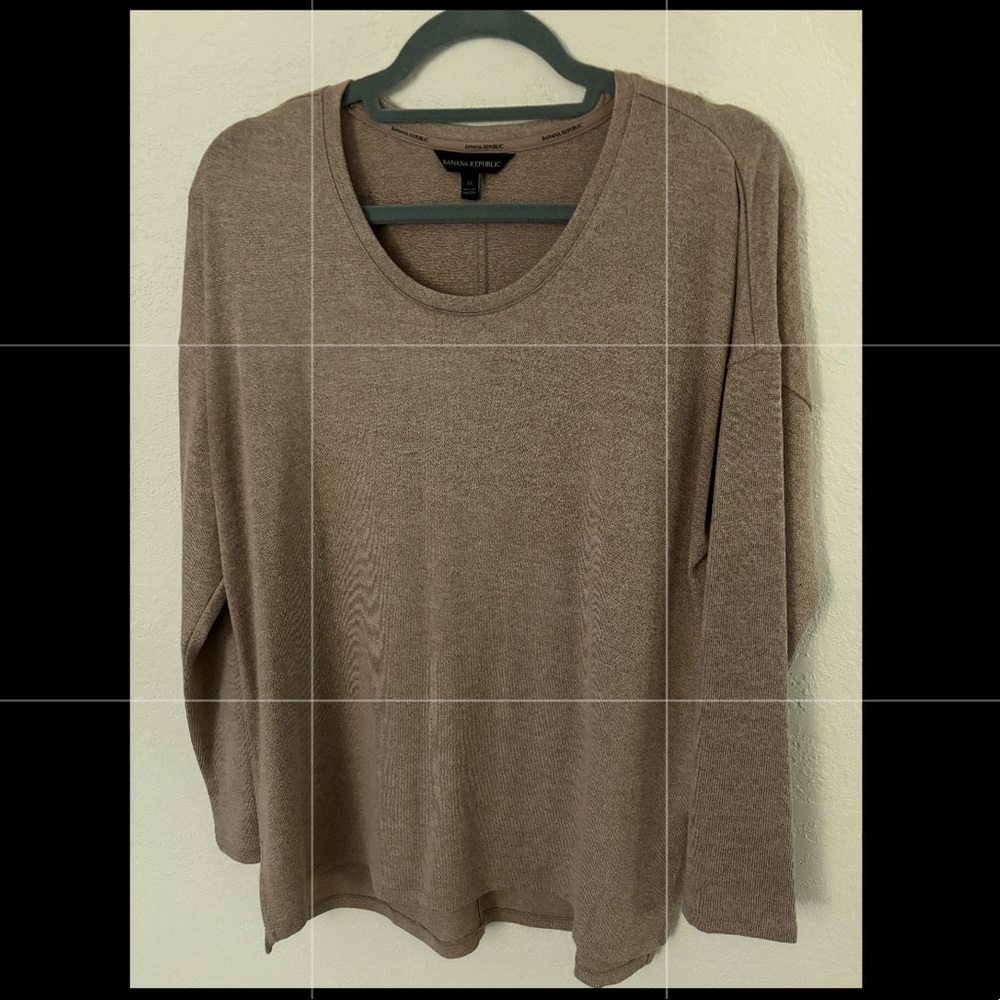 Scoop neck tan Banana Republic sweater